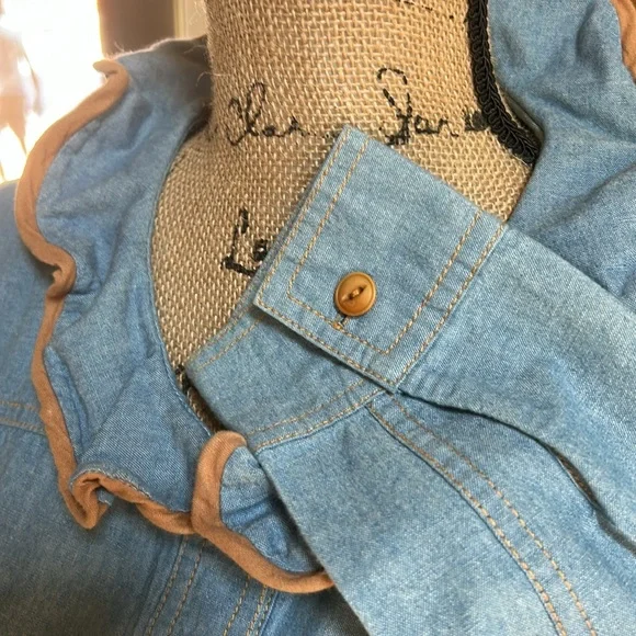 Sundance Denim Ruffle Shirt(wire insert to hold Ruffle in place. Size 4. - Picture 3 of 7